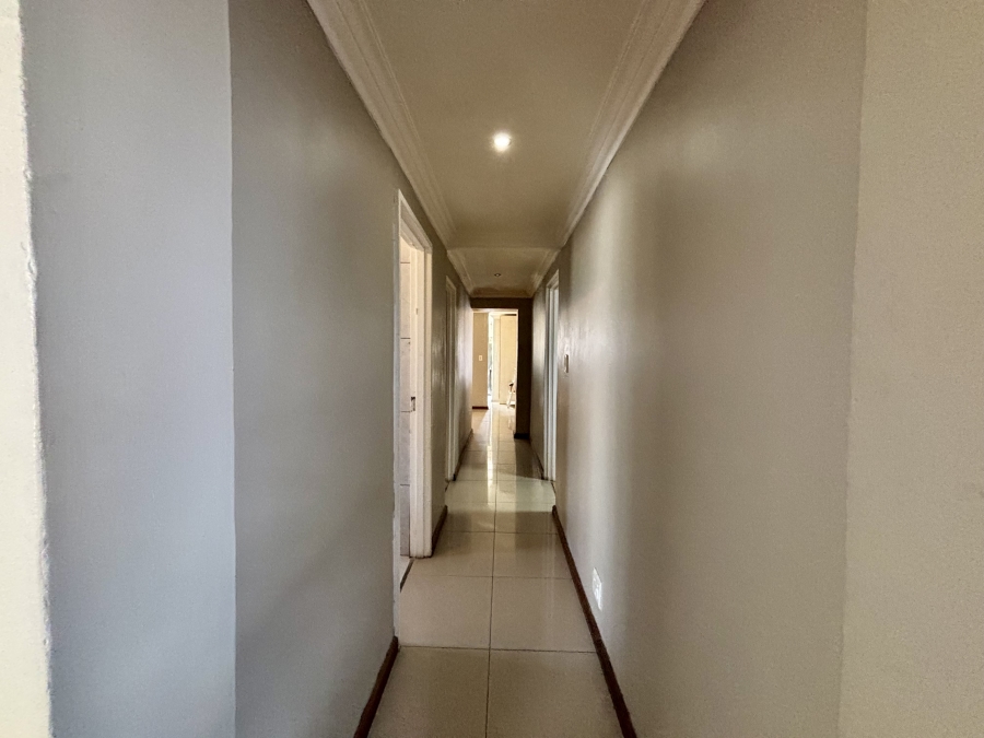 3 Bedroom Property for Sale in Westridge Western Cape